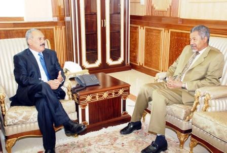 رئيس الجمهورية لدى استقباله السفير السوداني